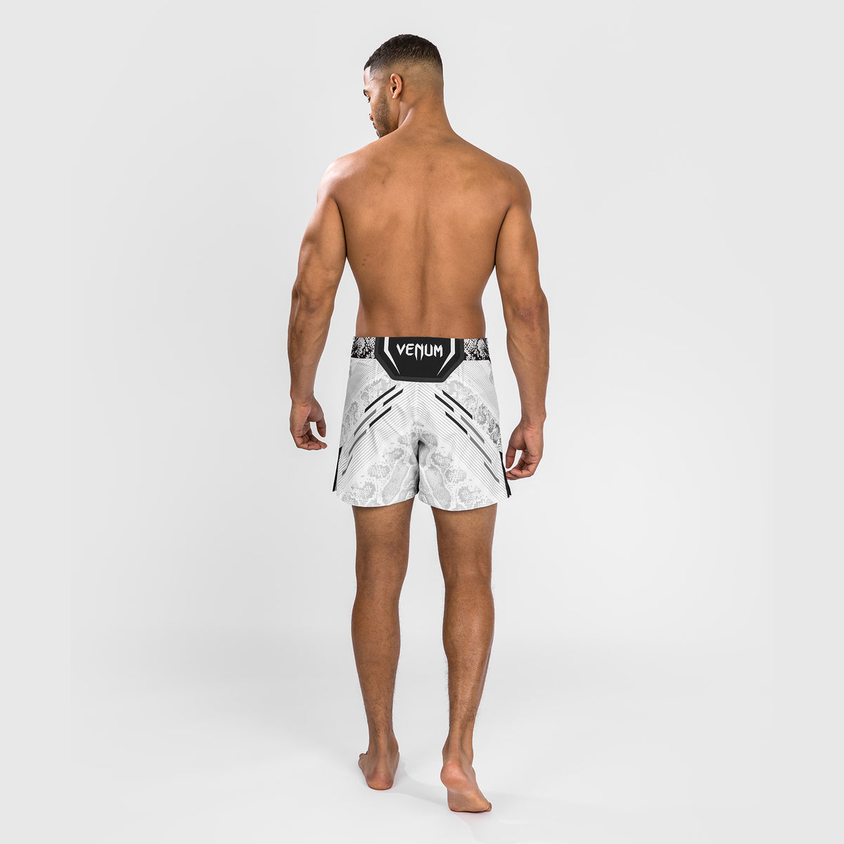 UFC Adrenaline by Venum Personalisierte Authentic Fight Night Herren-Kampfshort - Kurze Passform - Weiß