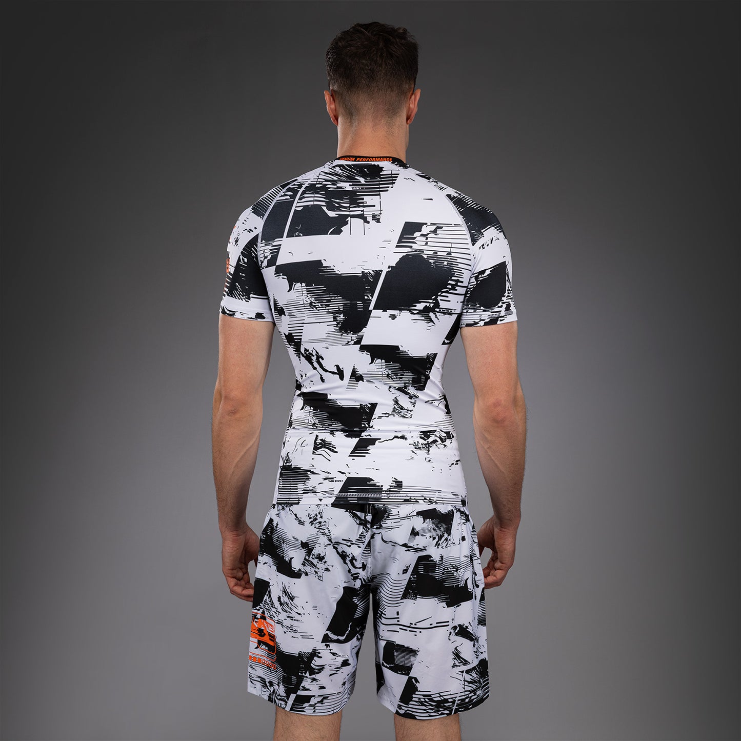 UFC Zenith by Venum Authentic Fight Week Performance Kurzarm Rashguard Herren - Weiß