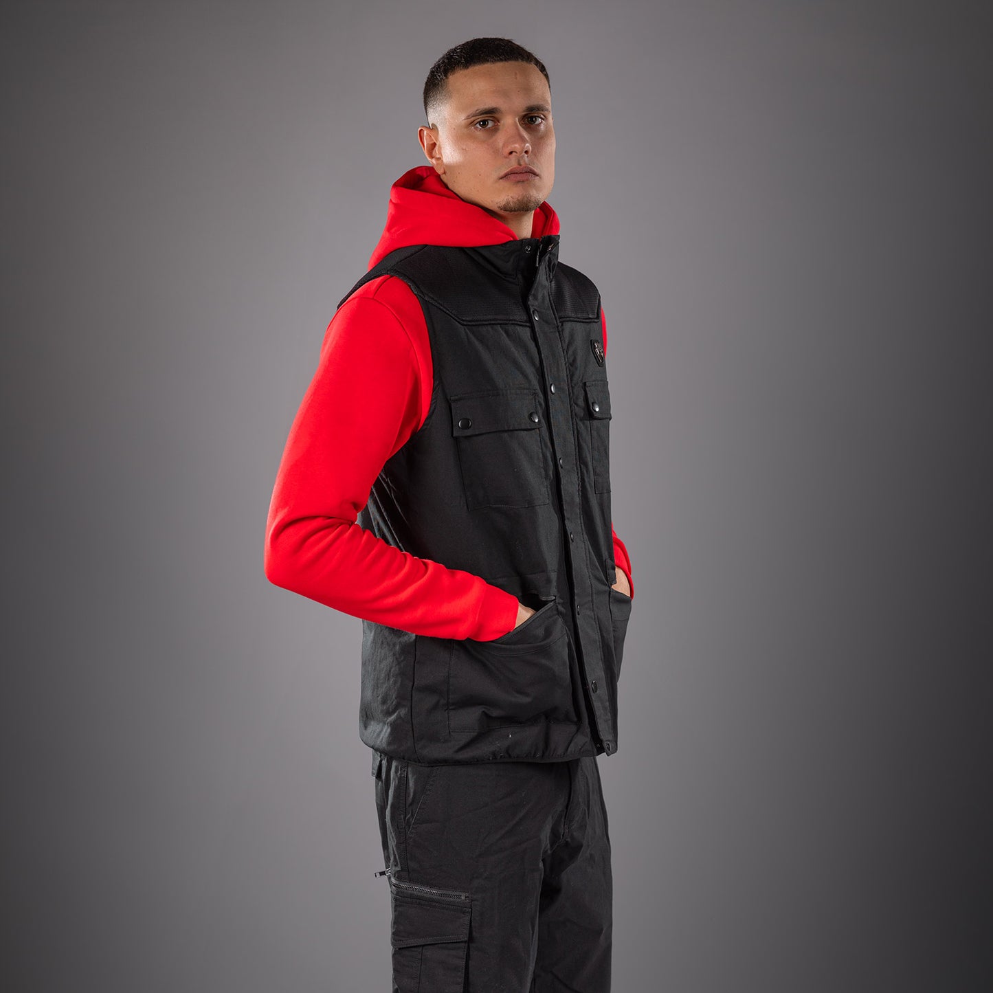 Venum Altitude Ärmellose Daunenjacke – Schwarz