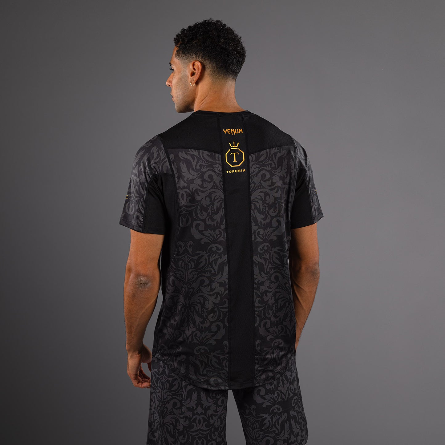 Venum x Topuria Unmatched Edition Dry-Tech Shirt - Schwarz/Gold