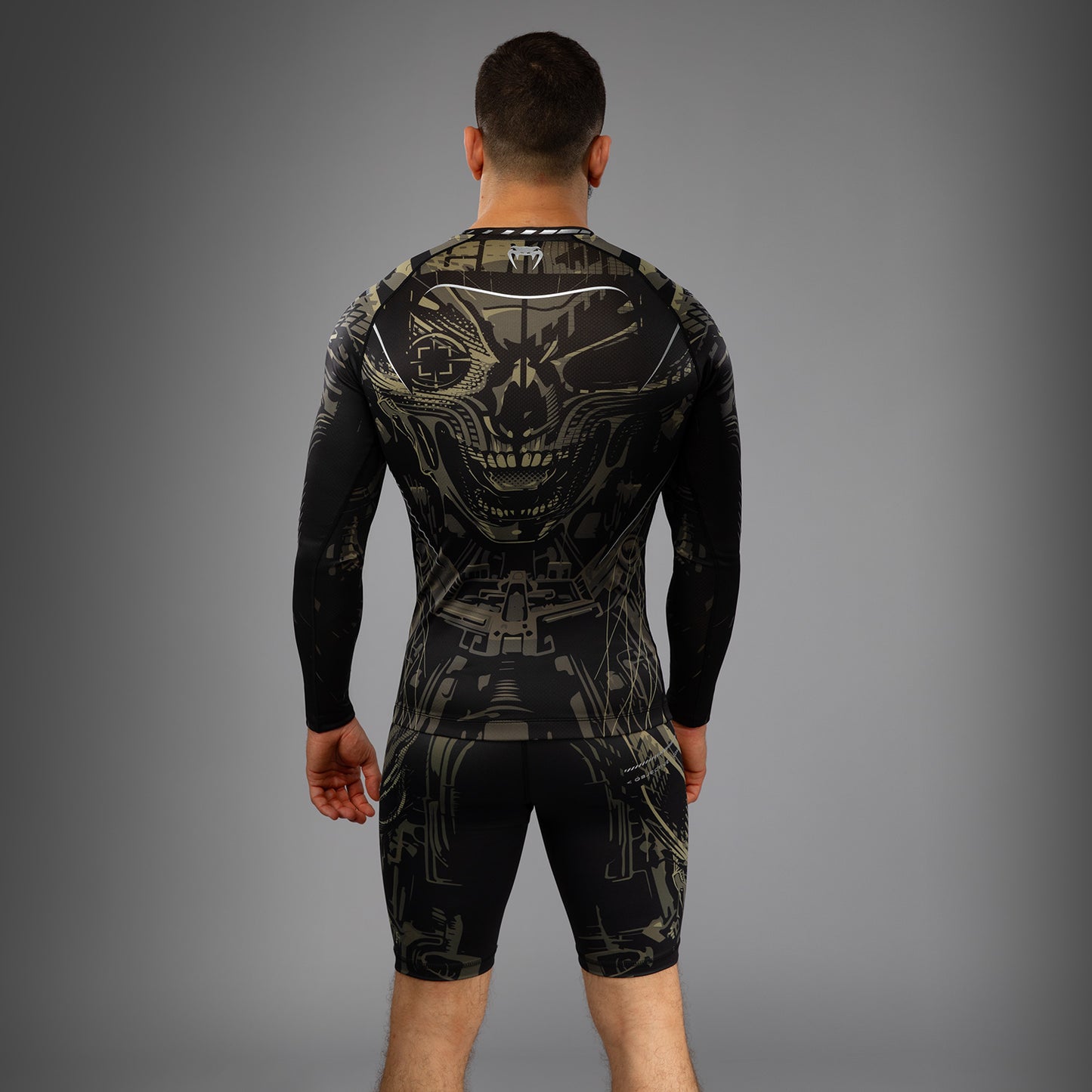 Venum Invader Langarm Rashguard - Schwarz/Sand