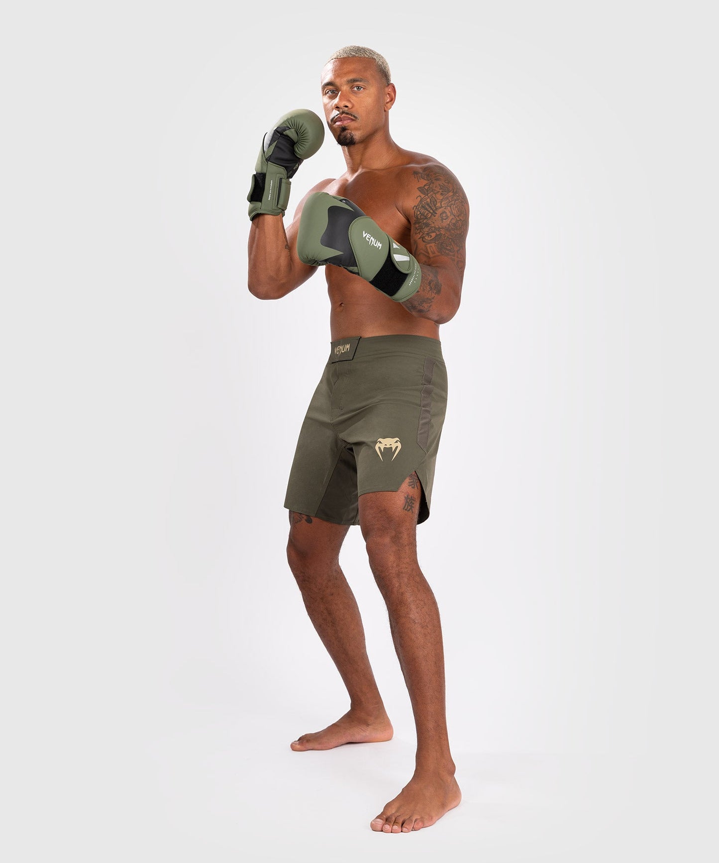 Venum Contender Fight Shorts für Männer - Khaki