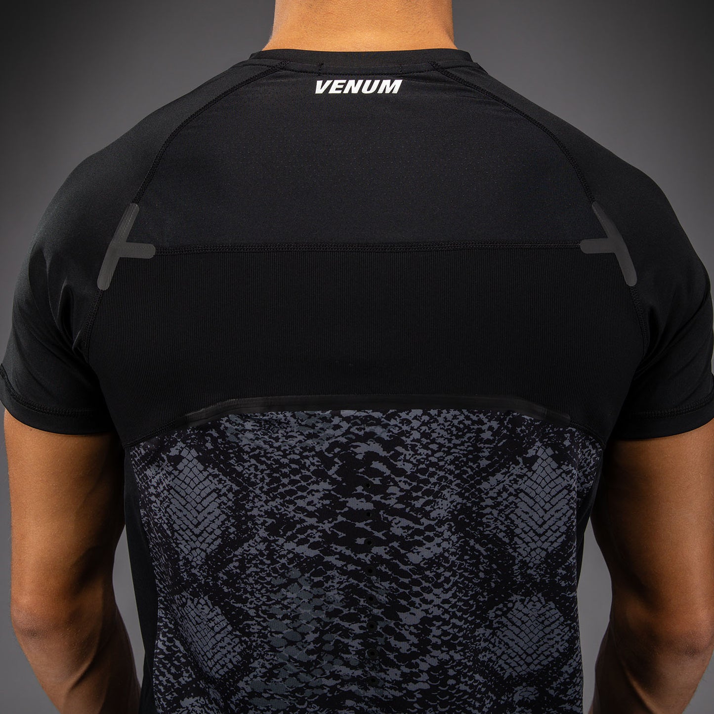 Venum G-Fit Scales Dry-Tech T‑Shirt – Schwarz/Anthrazitgrau