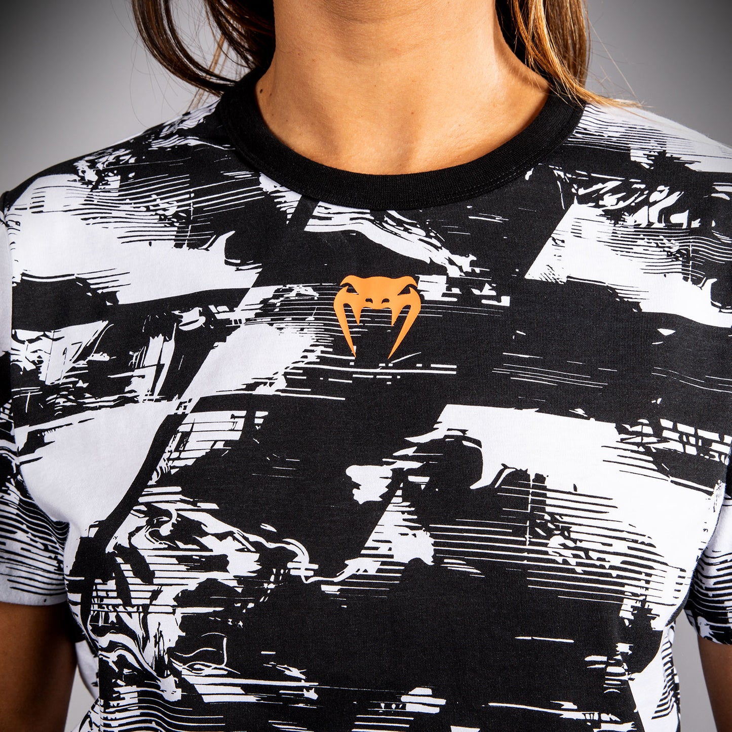 UFC Zenith by Venum Authentic Fight Week Kurzarm T-Shirt Damen - Weiß