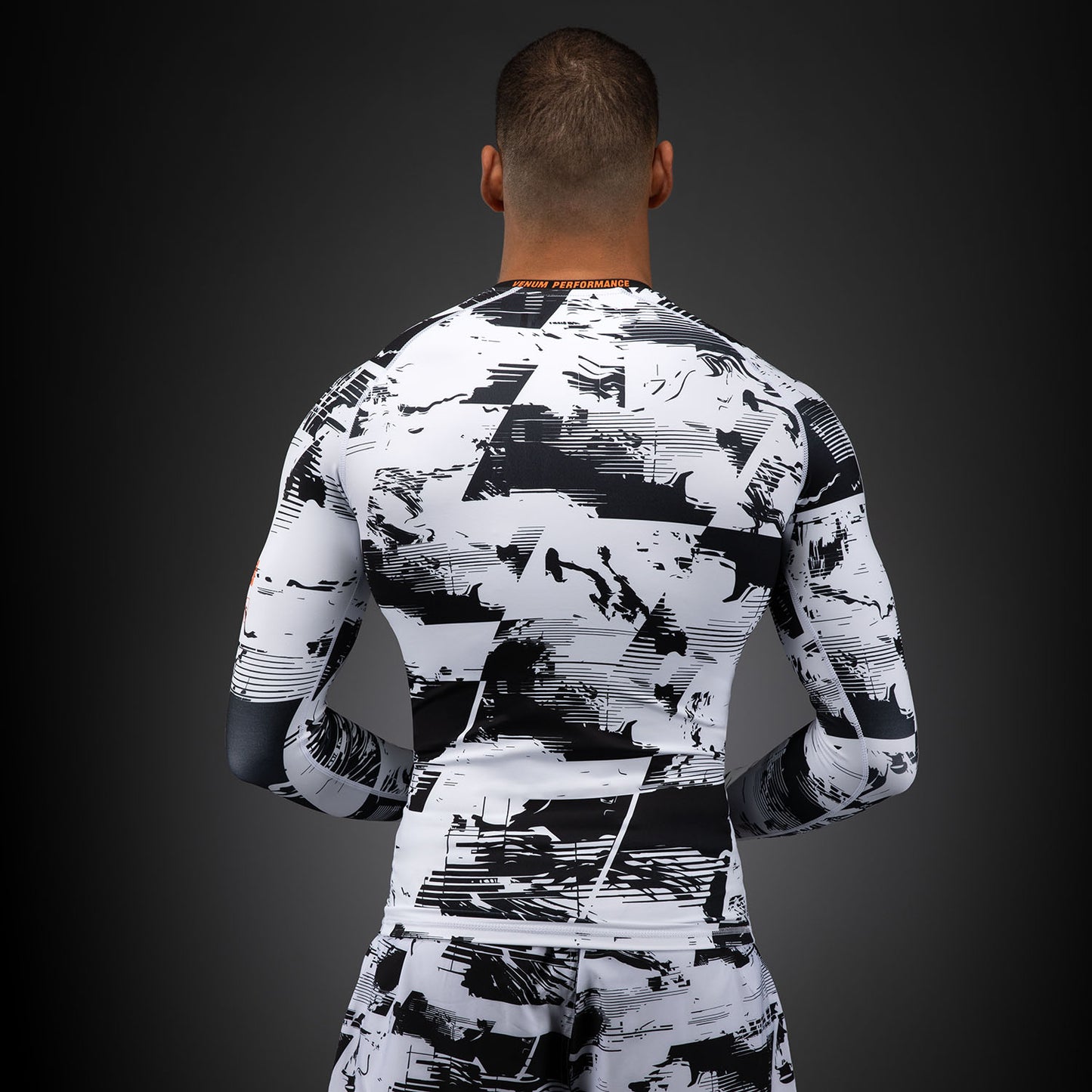 UFC Zenith by Venum Authentic Fight Week Performance Langarm Rashguard Herren - Weiß