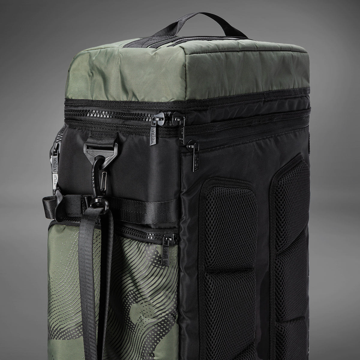 Venum Trainer Hybrid Sporttasche – Armeegrün