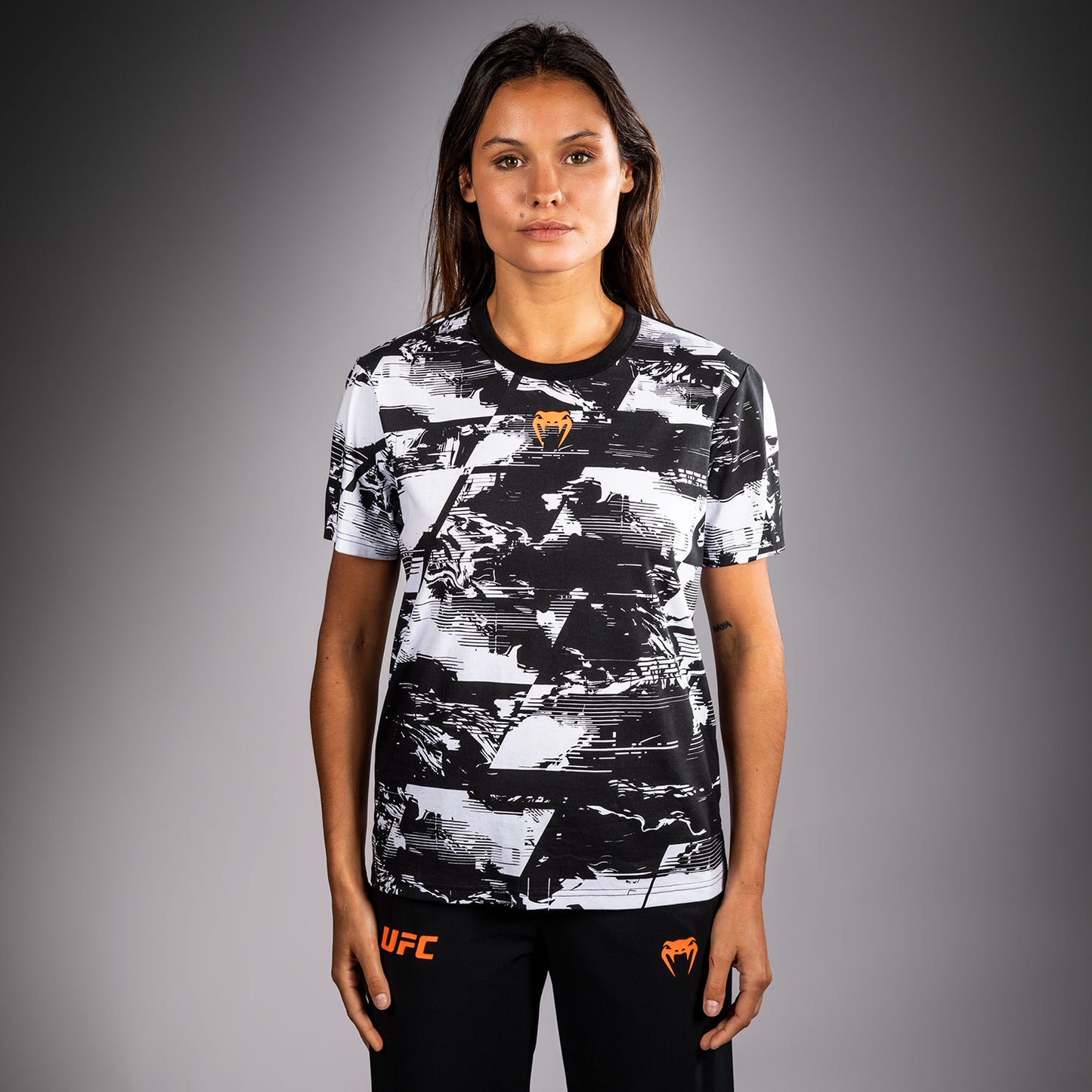 UFC Zenith by Venum Authentic Fight Week Kurzarm T-Shirt Damen - Weiß