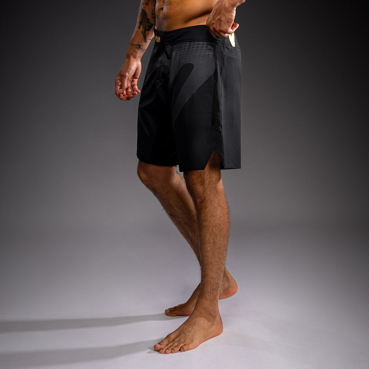 Venum Attack Fightshorts - Schwarz/Gold