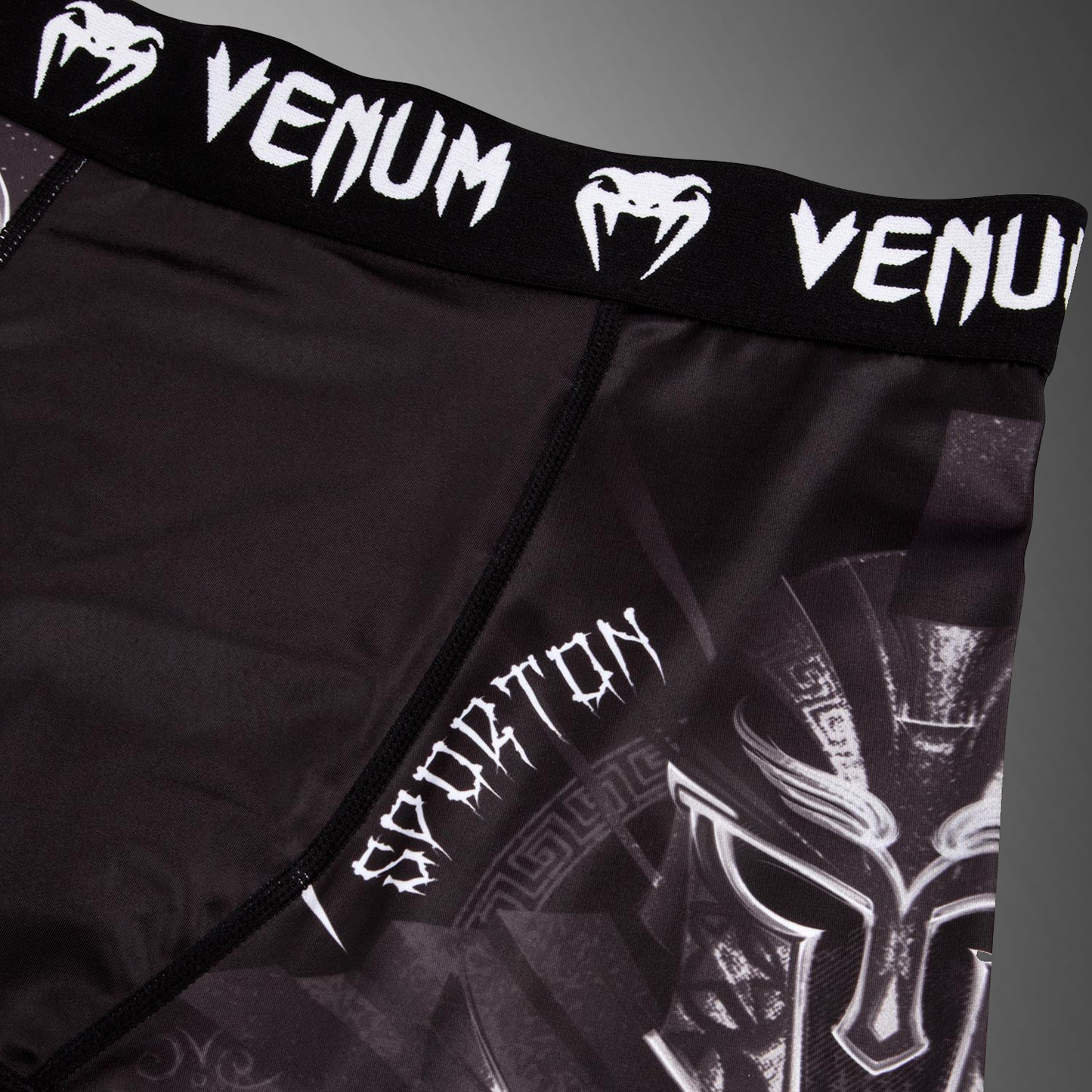 Vale Tudo Shorts Venum Gladiator 3.0 - Schwarz/Weiß