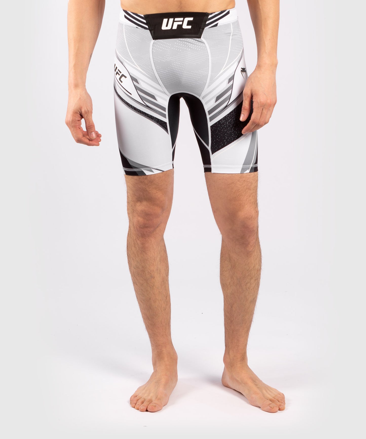 UFC Venum Authentic Fight Night Herren Vale Tudo Shorts - Long Fit - Weiß