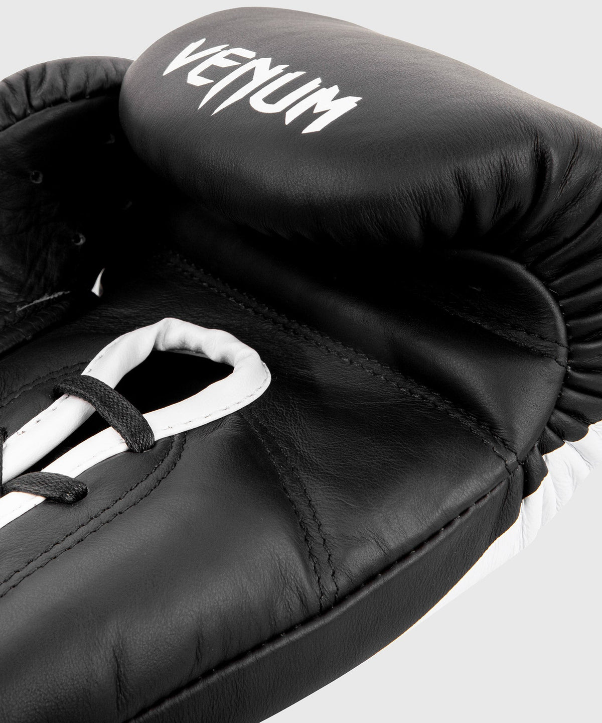Venum Giant 2.0 professionelle Boxhandschuhe - MIT SCHNÜRUNG - Schwarz/Weiß