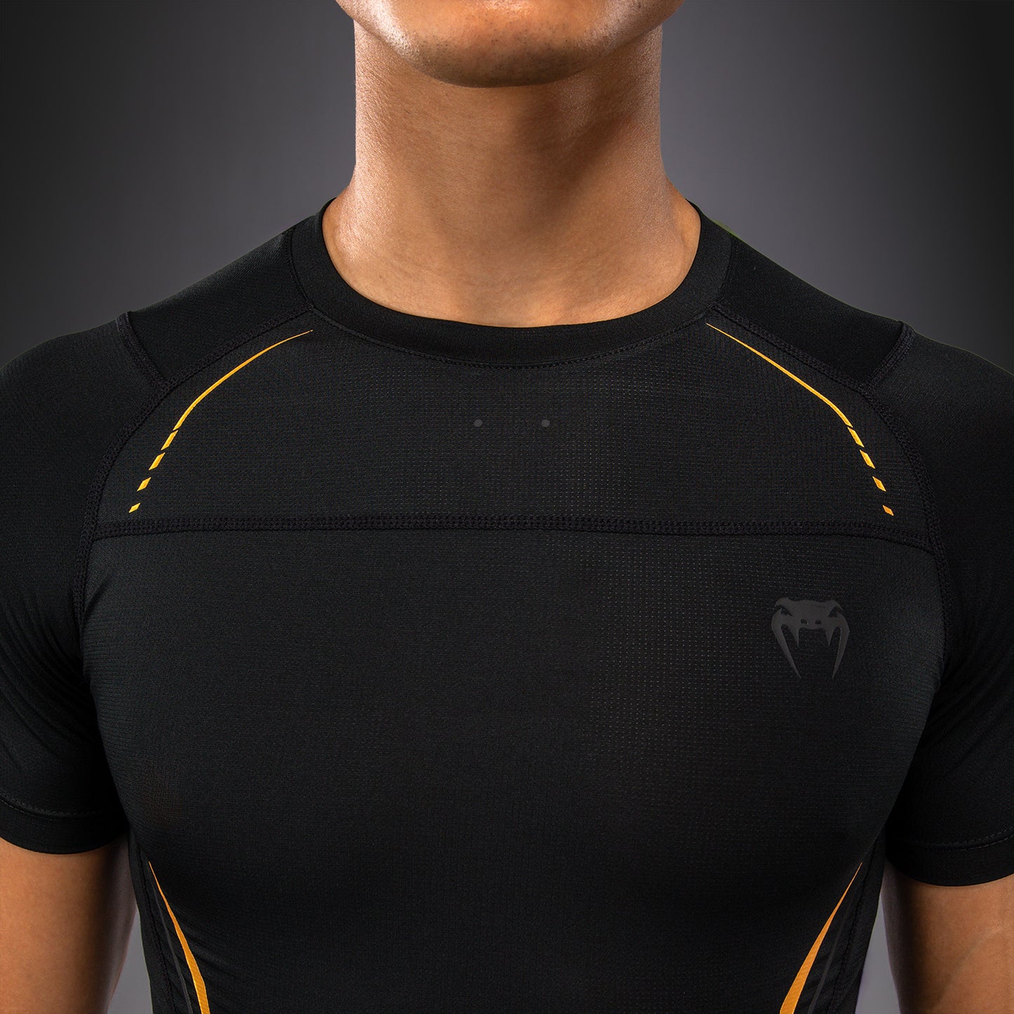 Venum G-Core Kurzarm Rashguard - Schwarz/Gold