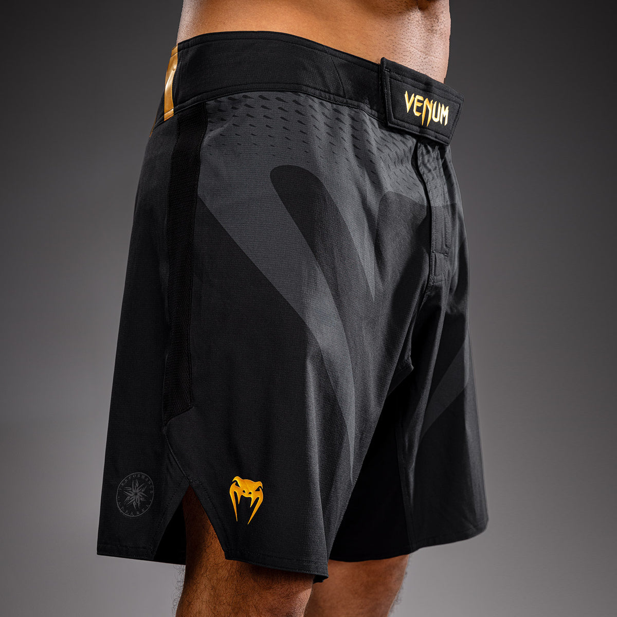 Venum Attack Fightshorts - Schwarz/Gold