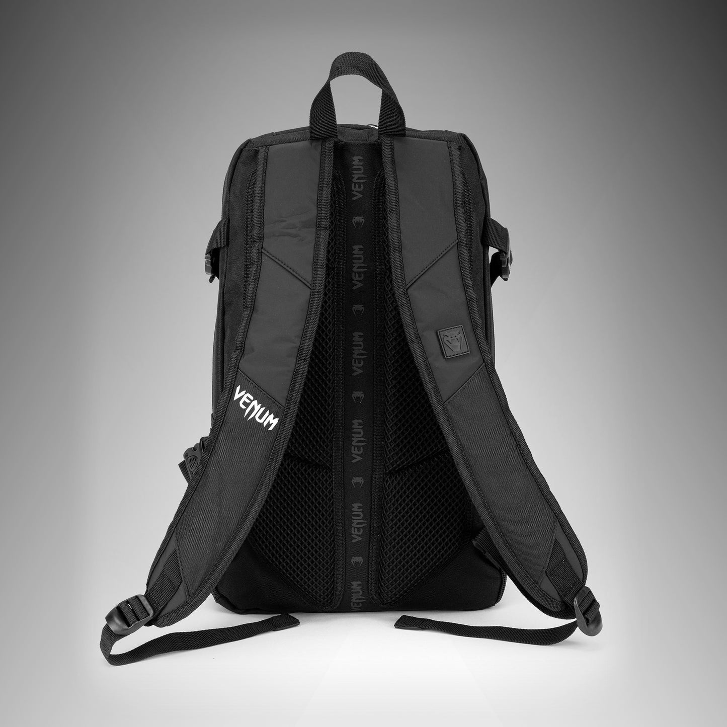 Venum Challenger Pro Evo Rucksack (20-25L) – Schwarz/Weiß