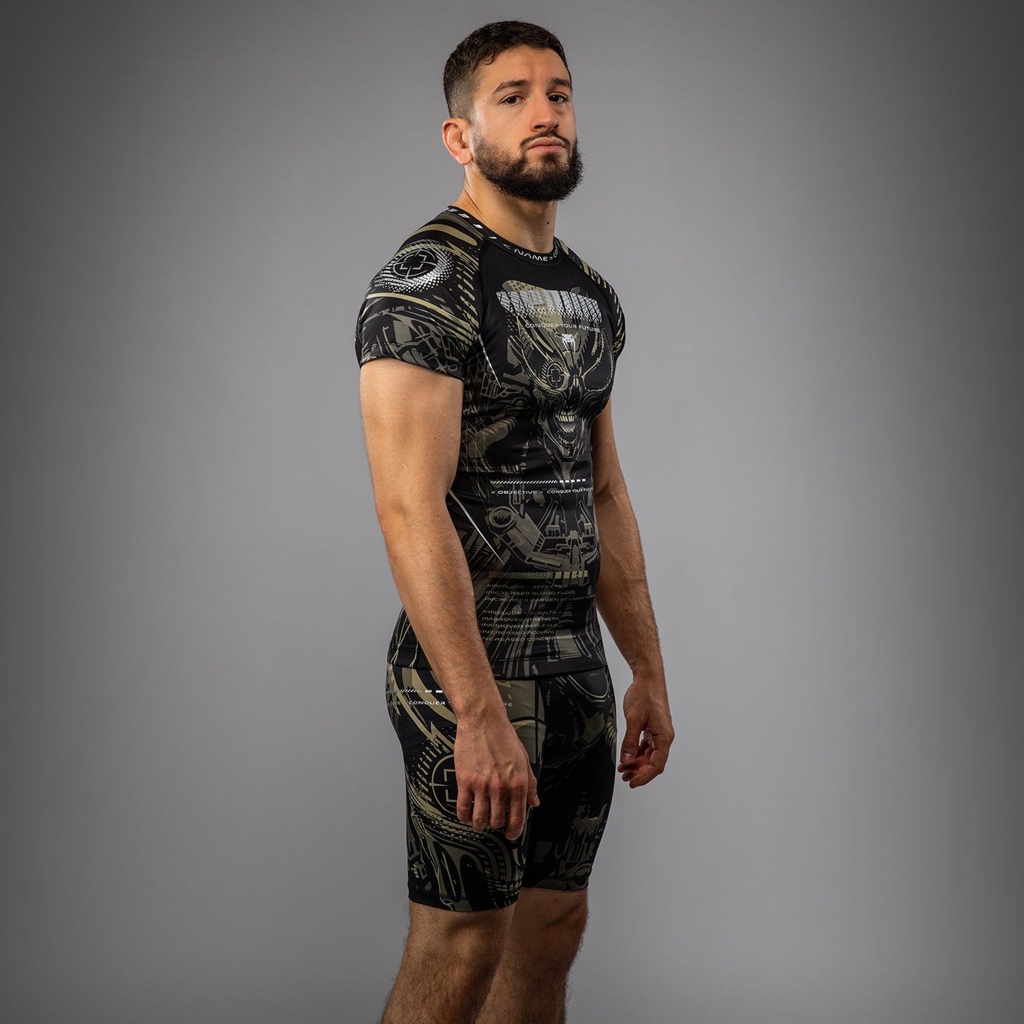 Venum Invader Kurzarm Rashguard - Schwarz/Sand