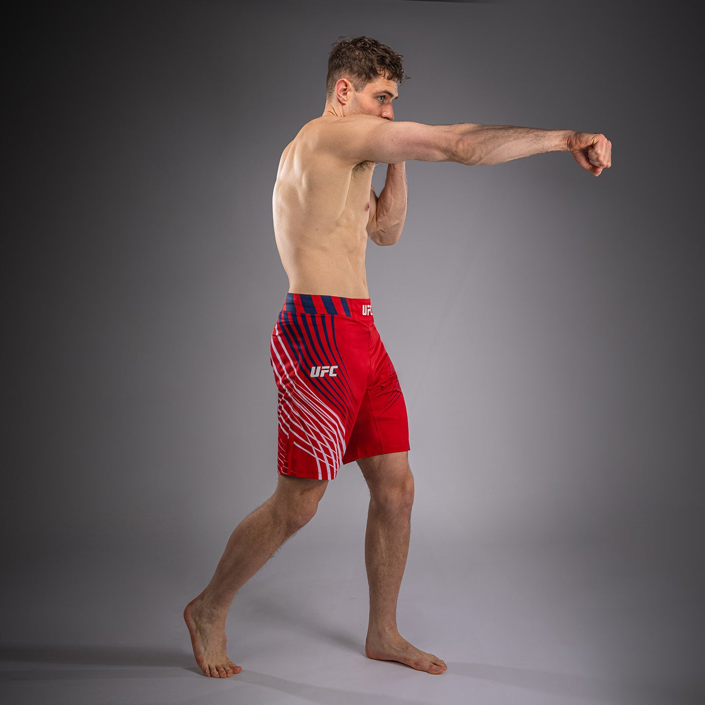 Official UFC Freedom 250 by Venum Authentic Fight Night Fight Shorts im Long Fit für Herren - Rot