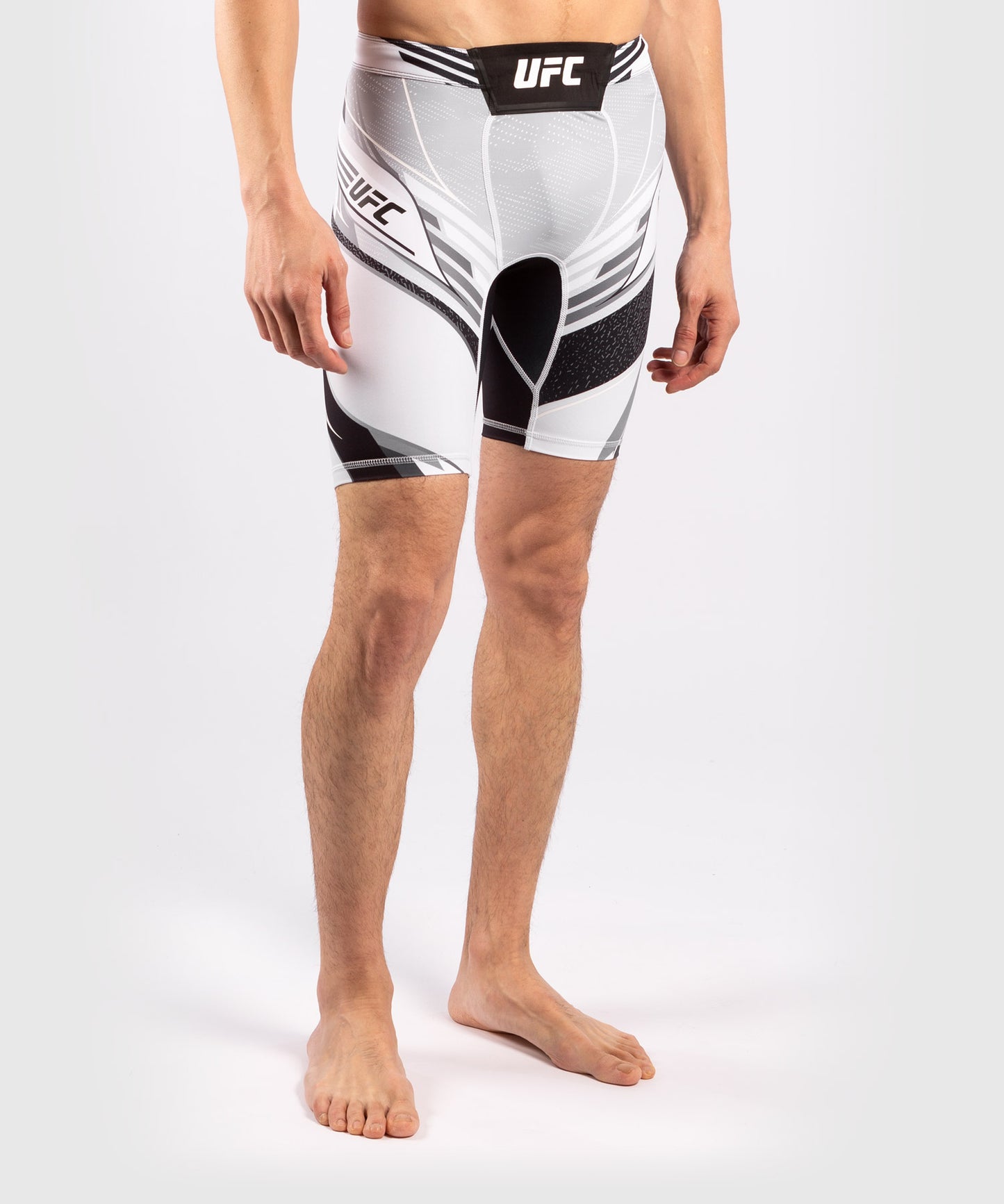 UFC Venum Authentic Fight Night Herren Vale Tudo Shorts - Long Fit - Weiß