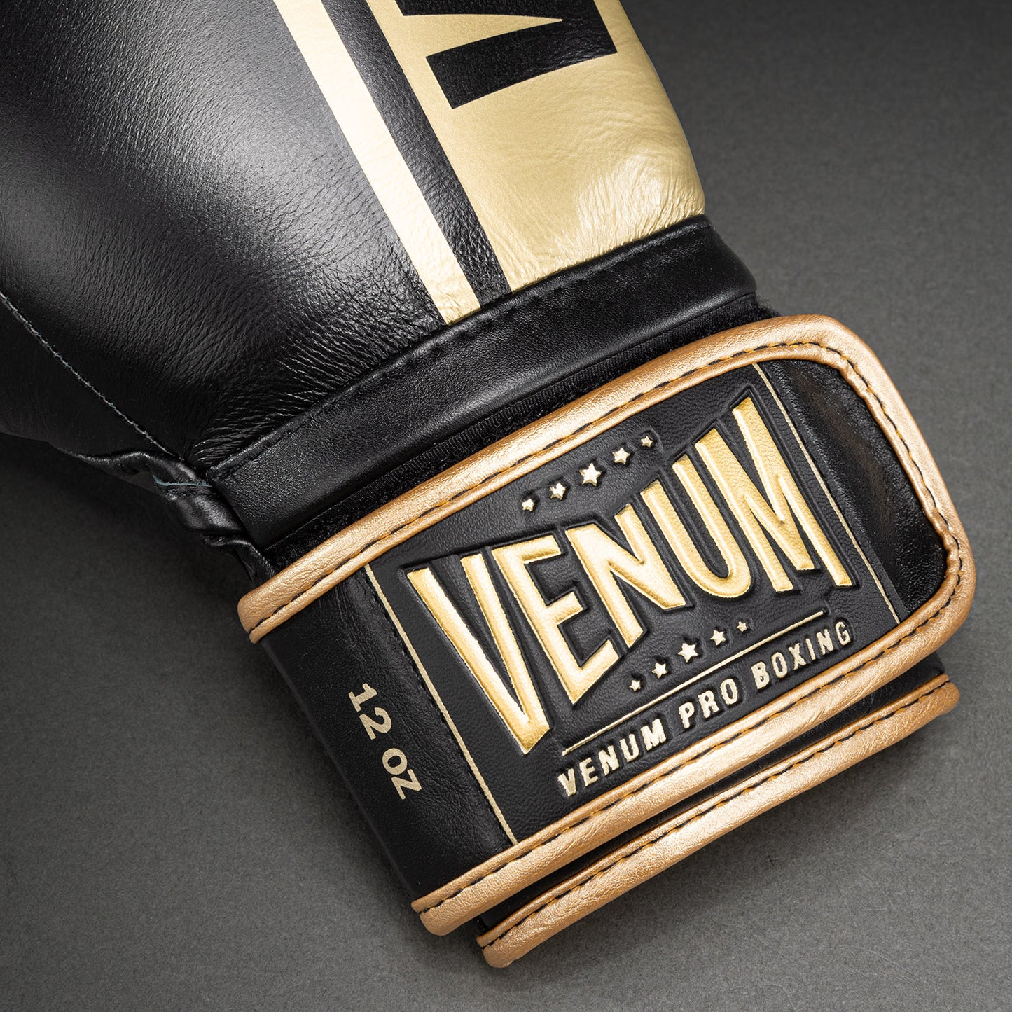 Venum Shield professionelle Boxhandschuhe - Klettverschluss