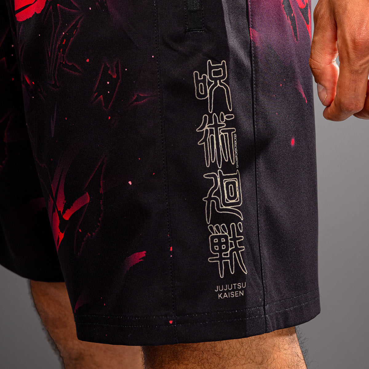 Jujutsu Kaisen x Venum Itadori Trainingsshorts – Schwarz/Rot