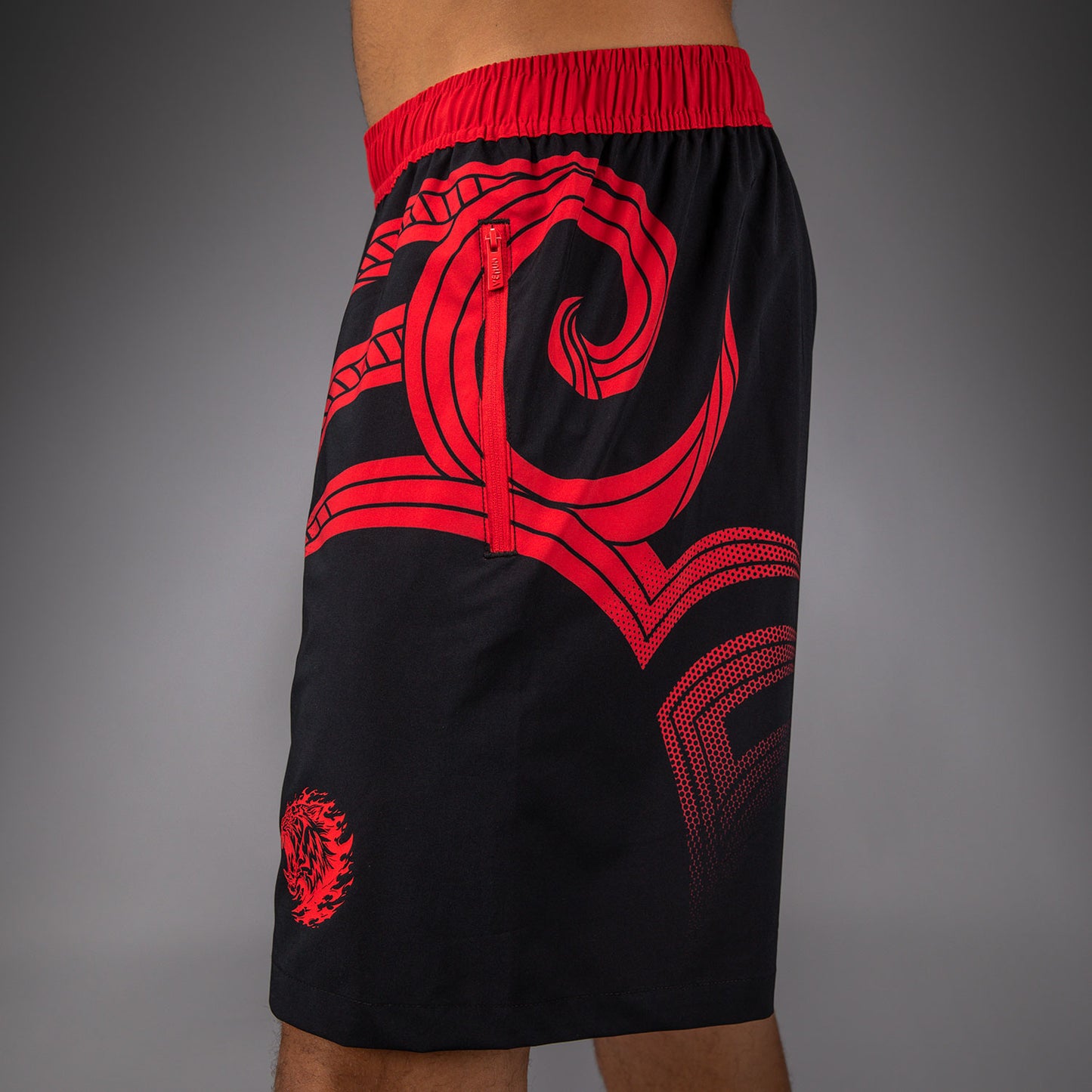 Venum x Mike Tyson Tiger Trainingsshorts - Tiefschwarz/Intensivrot