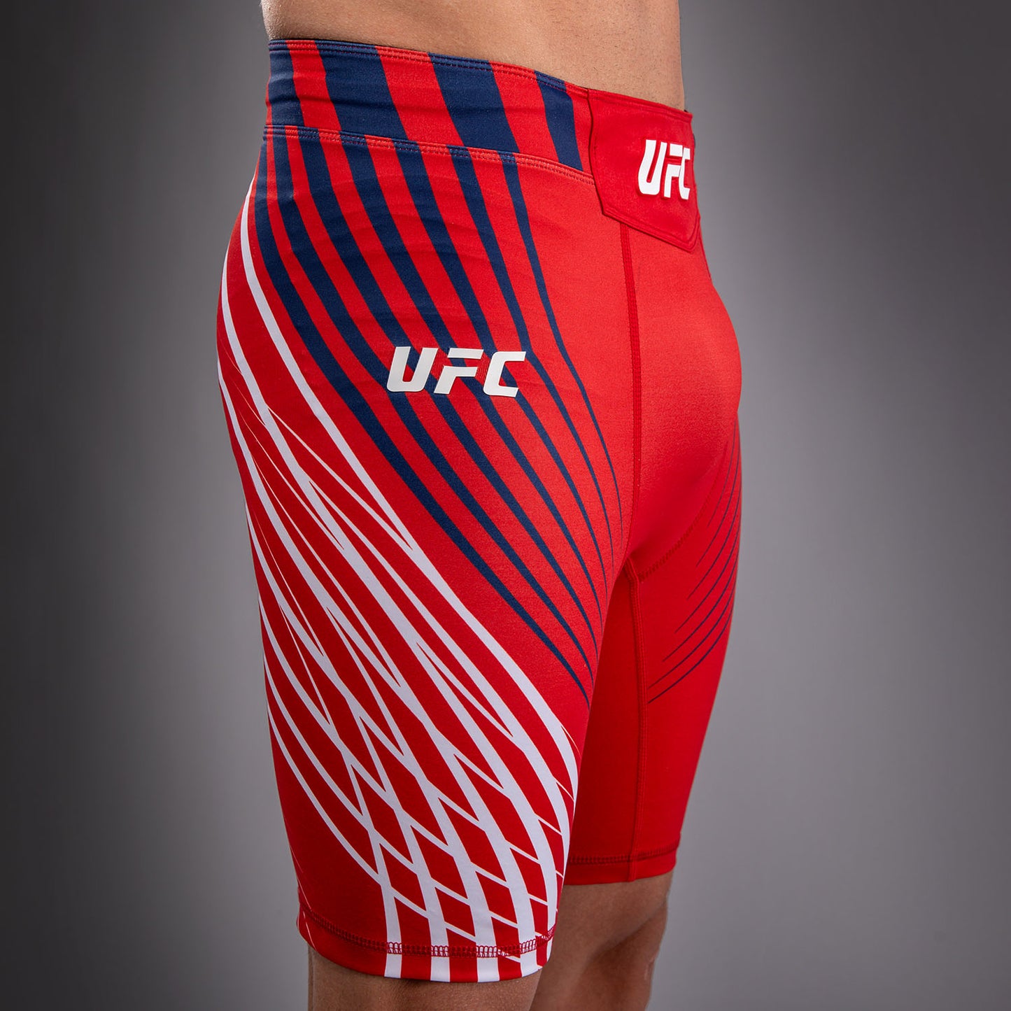 Official UFC Freedom 250 by Venum Authentic Fight Night Vale Tudo Shorts für Herren - Rot
