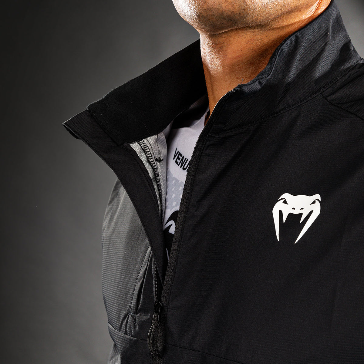 Venum MX Basics Ärmellose Windjacke - Schwarz/Weiß