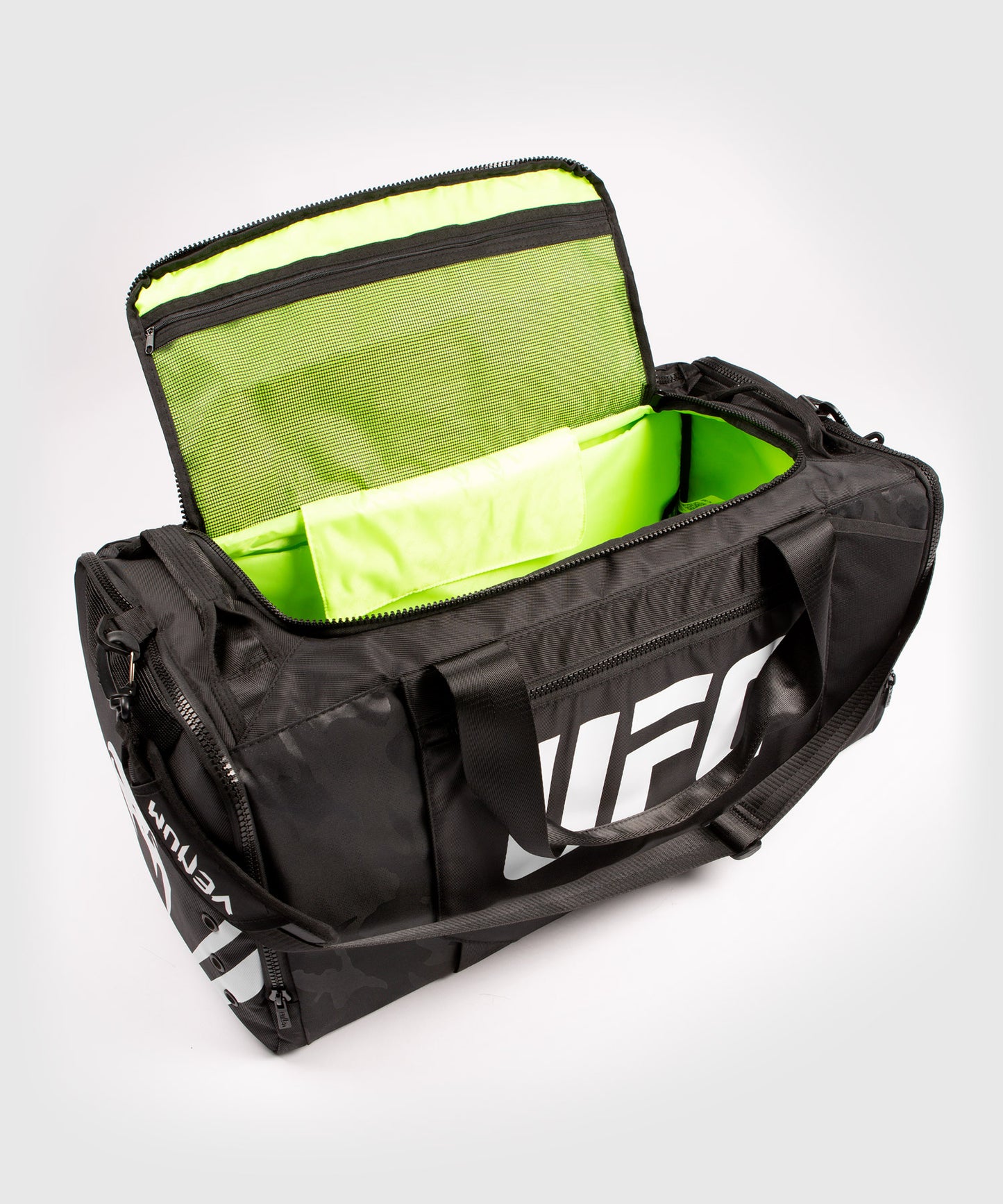 UFC Venum Authentic Fight Week Ausrüstungstasche