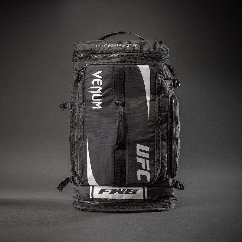 UFC Unity by Venum Authentic Fight Week Ausrüstungstasche – Schwarz/Weiß