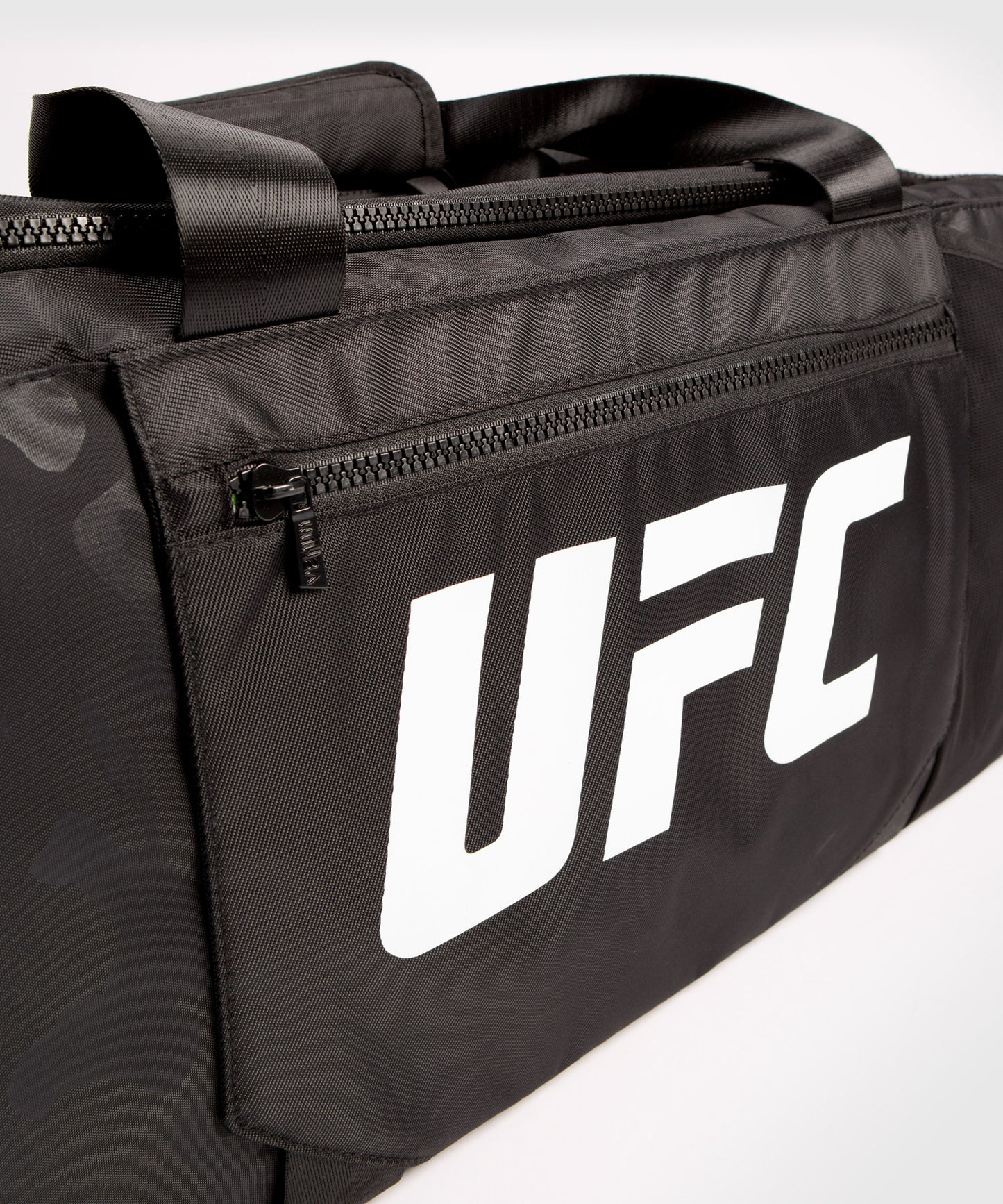 UFC Venum Authentic Fight Week Ausrüstungstasche