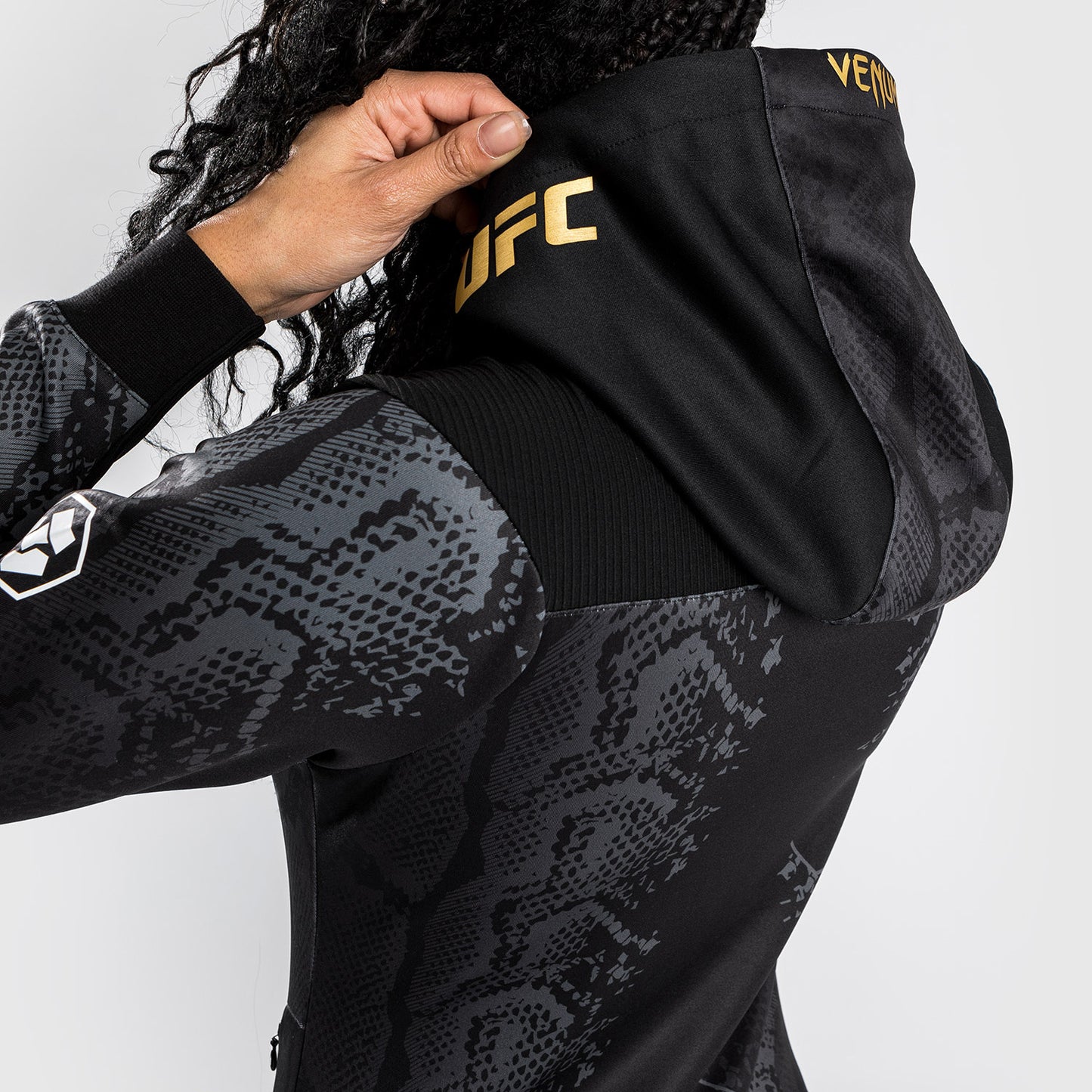 UFC Adrenaline by Venum Personalisiertes Authentic Fight Night Frauen Walkout Hoodie - Champion