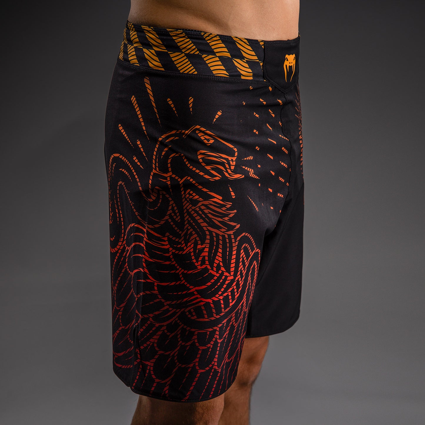 Venum Quetzal Fury Fightshorts - Schwarz/Fury Rot/Tangerine