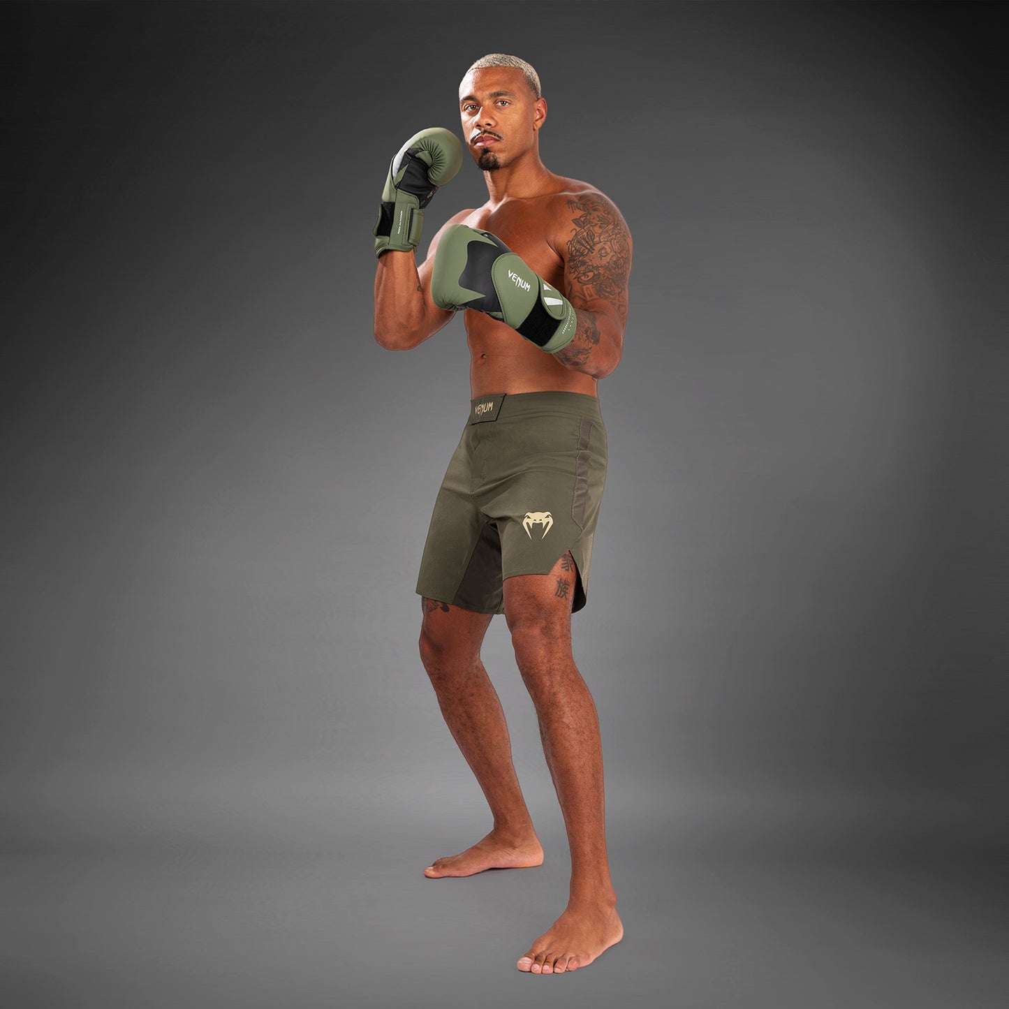 Venum Contender Fight Shorts für Männer - Khaki