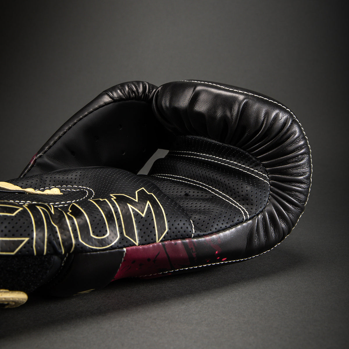 Jujutsu Kaisen x Venum Itadori Impact Evo Boxhandschuhe – Schwarz/Rot
