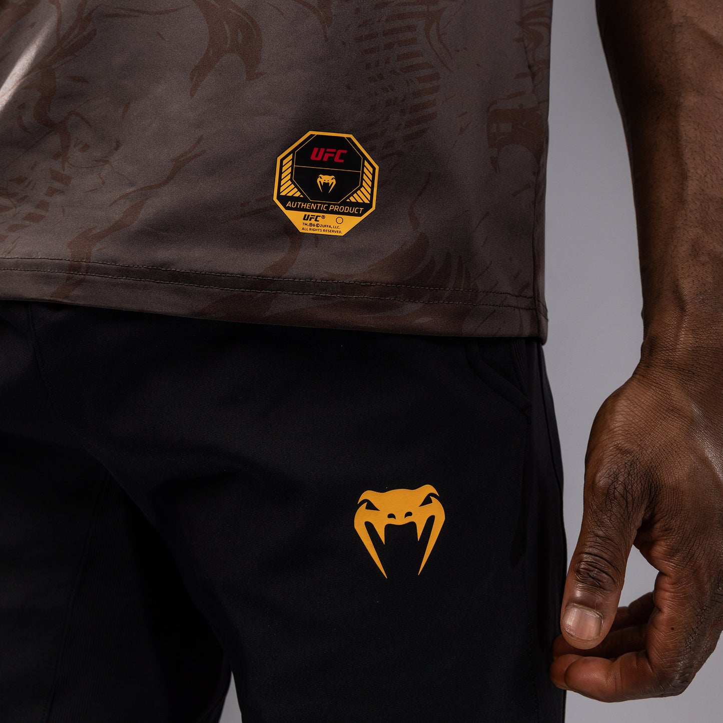 UFC Fusion by Venum Fight Week Herren Dry-Tech T-Shirt - Erdiges Braun