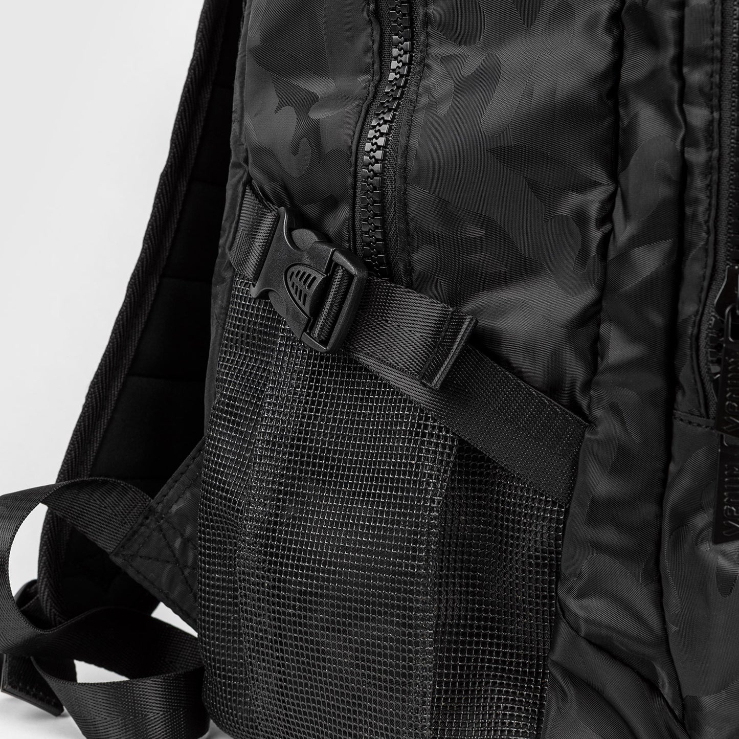 Venum Challenger Pro Rucksack (20-25L) – Schwarz/Dunkles Camo