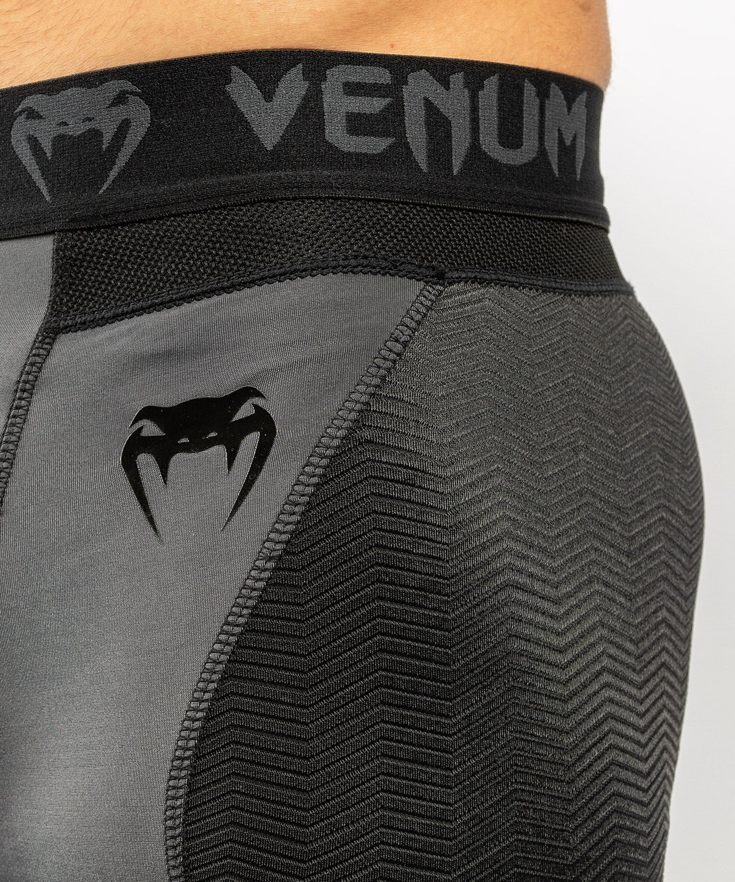 Venum G-Fit Kompressions-Shorts - Grau/Schwarz