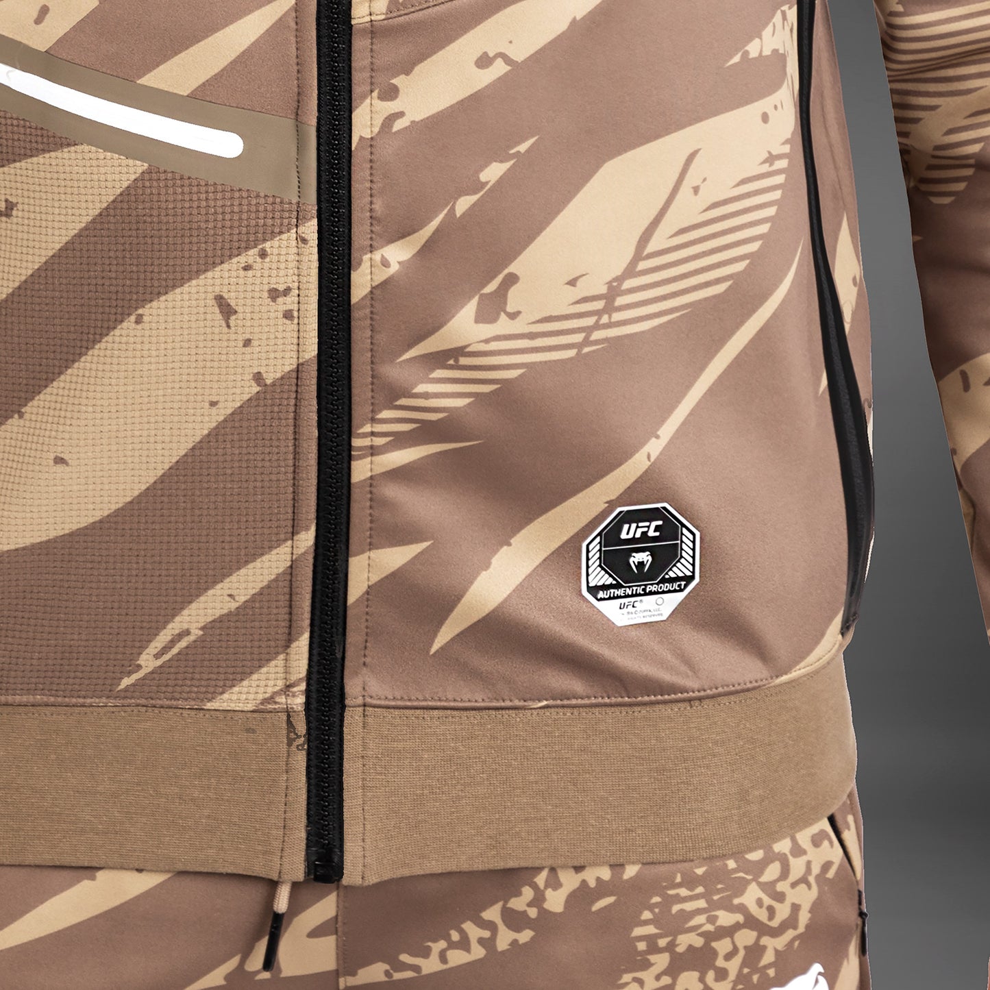 UFC Adrenaline by Venum Fight Week Herren Zip Hoodie - Desert Camo