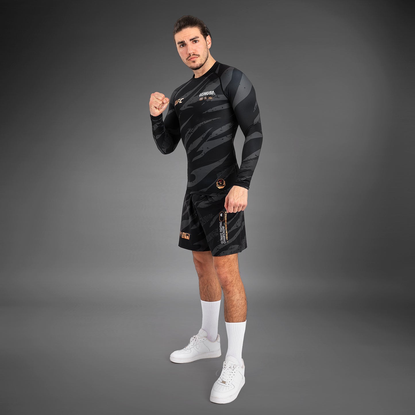 UFC Adrenaline by Venum Fight Week Performance Langärmeliger Rashguard - Urban Camo
