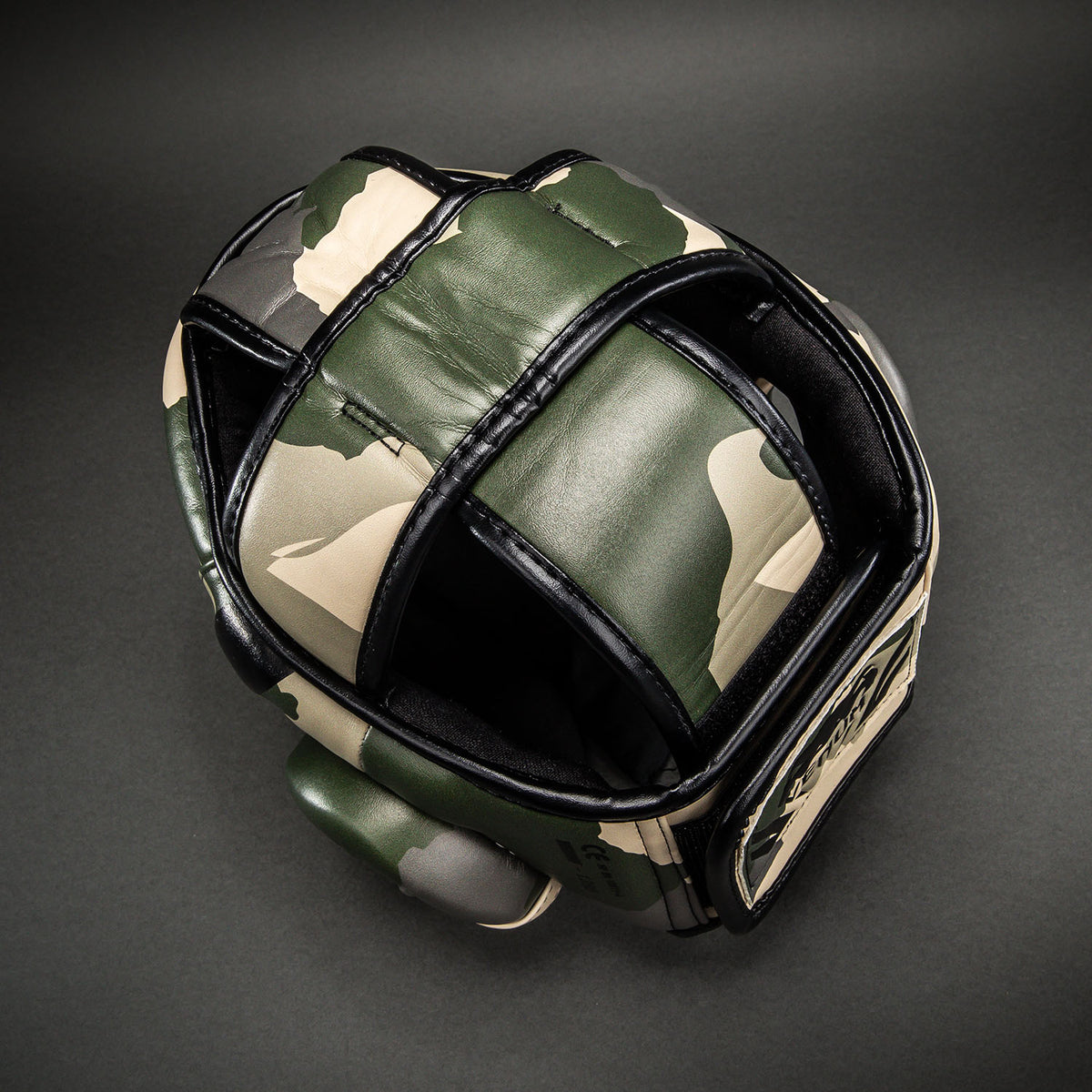 Venum Elite Camo Kopfschutz – Khaki/Cremeweiß