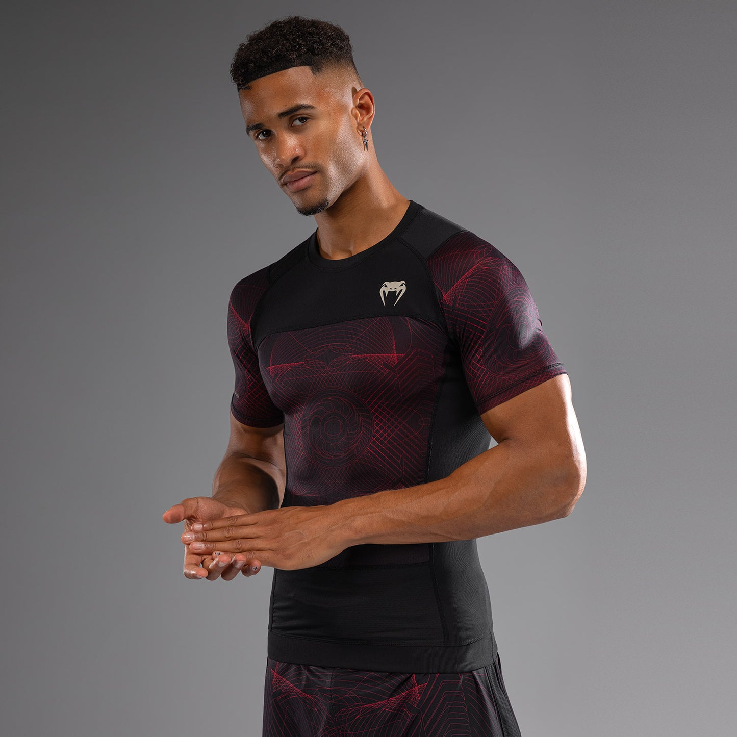 Venum G-Fit Air Herren Kurzarm Rashguard - Tiefschwarz/Feuerrot
