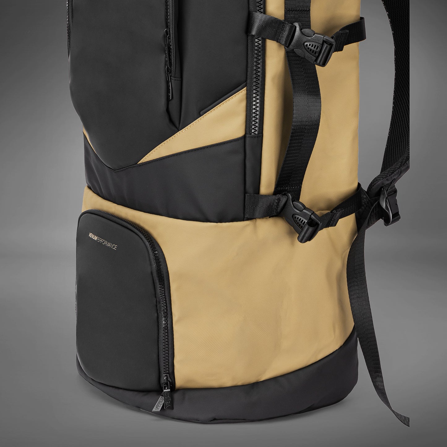 Venum Evo 2 Xtrem Rucksack (50-63L) – Schwarz/Sand