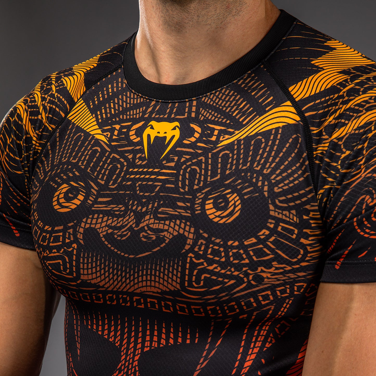 Venum Quetzal Fury Kurzarm Rashguard - Schwarz/Fury Rot/Tangerine