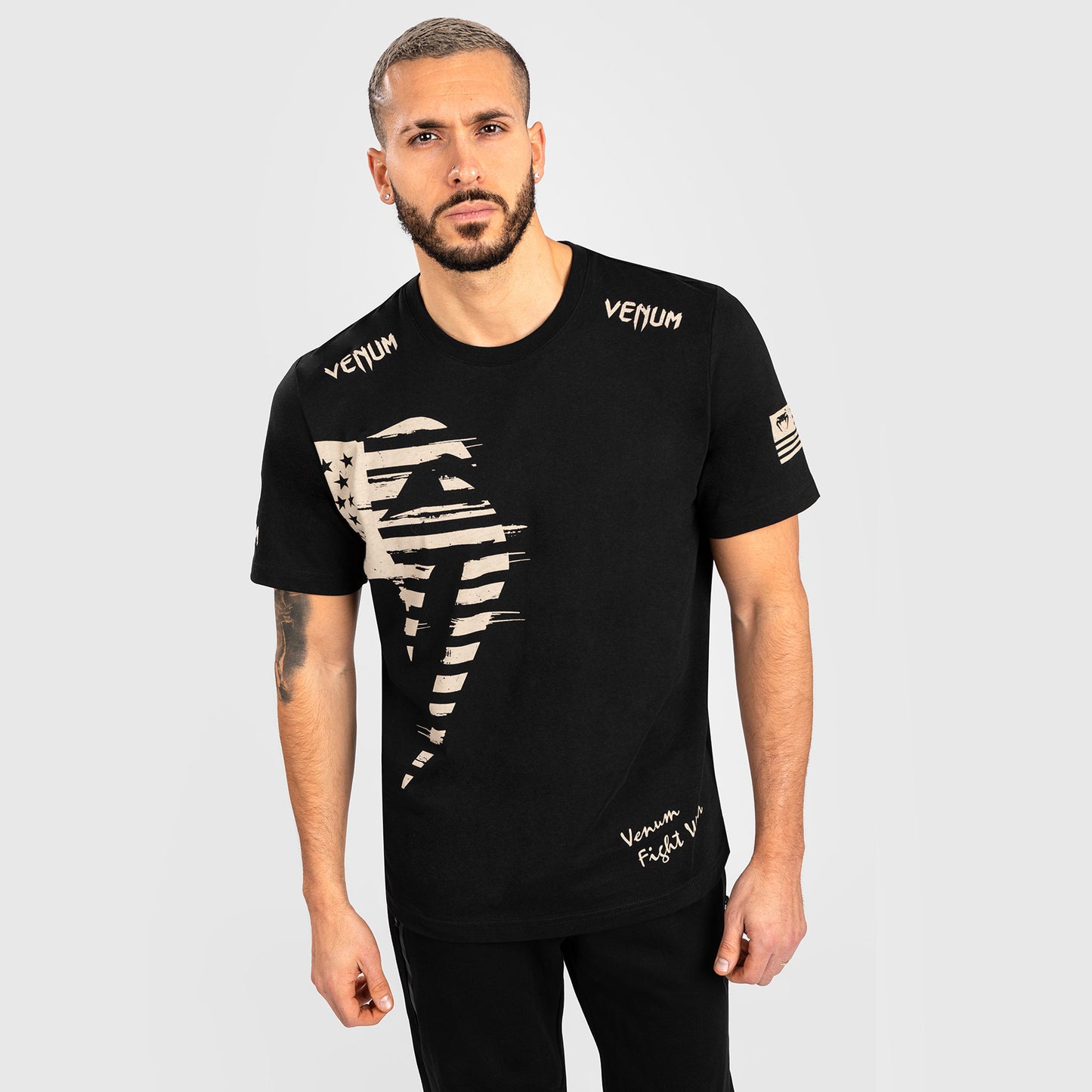 VENUM GIANT USA T-SHIRT - REGULAR FIT - SCHWARZ