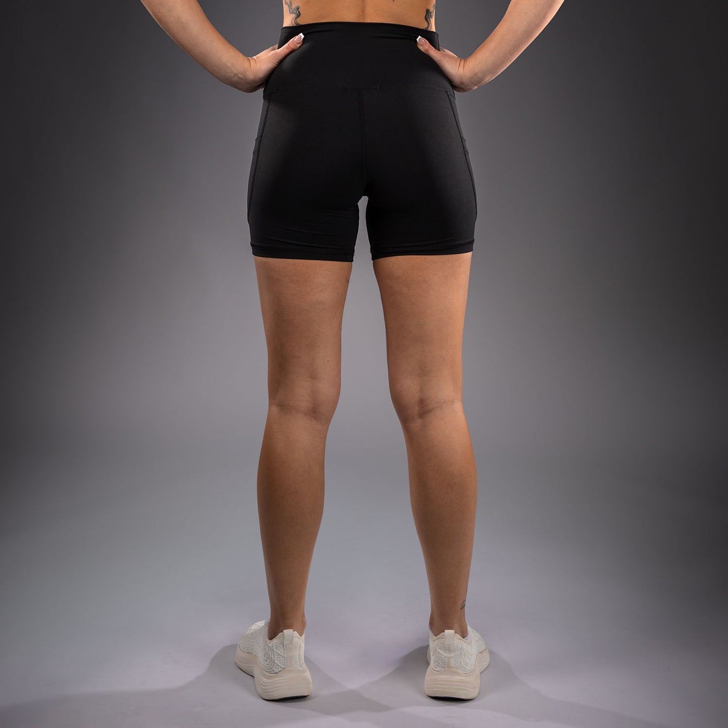 Venum Essential Kompressionsshorts - Schwarz