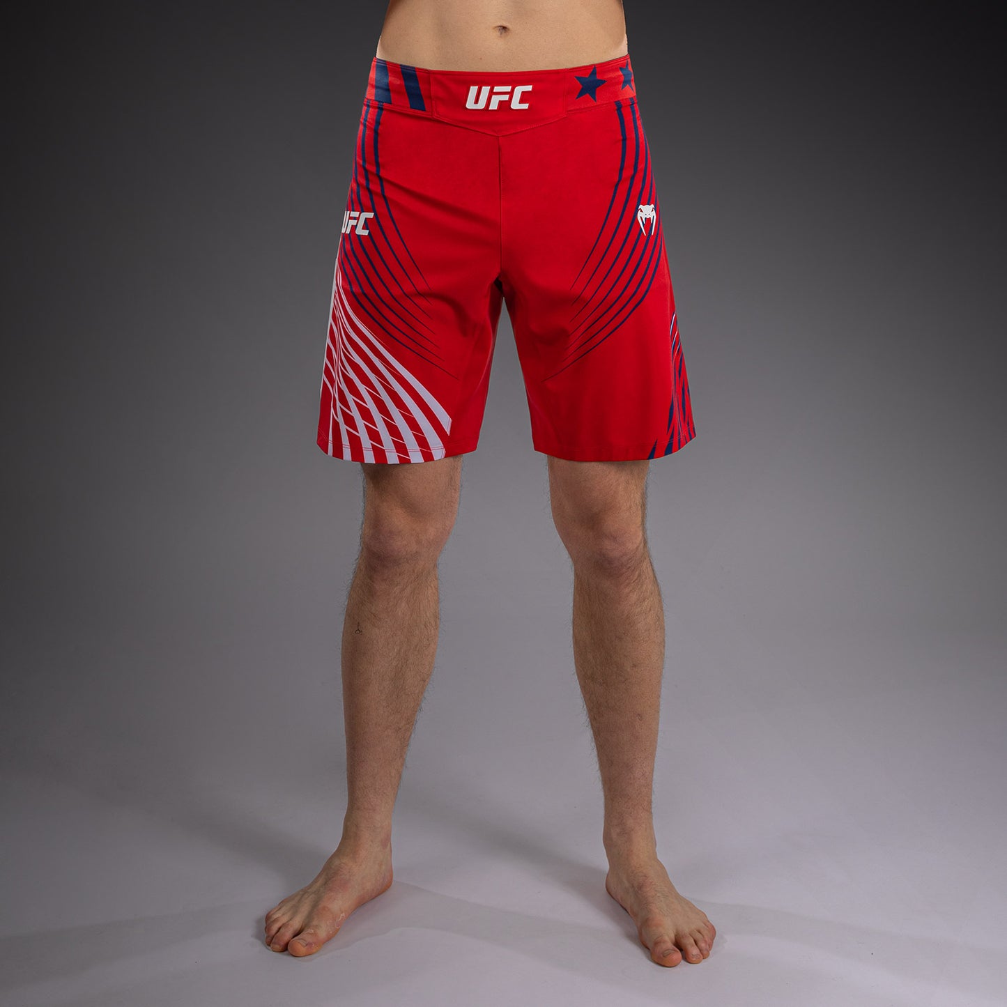 Official UFC Freedom 250 by Venum Authentic Fight Night Fight Shorts im Long Fit für Herren - Rot