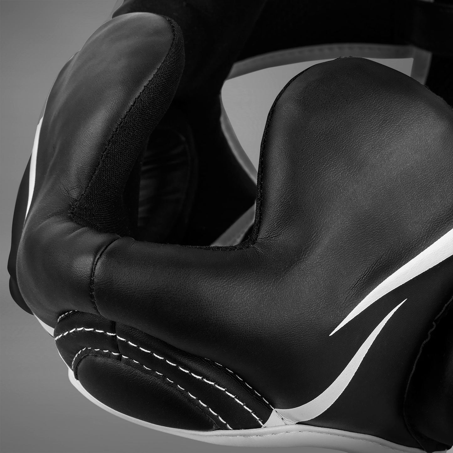 Venum Elite Kopfschutz- Schwarz/Weiß