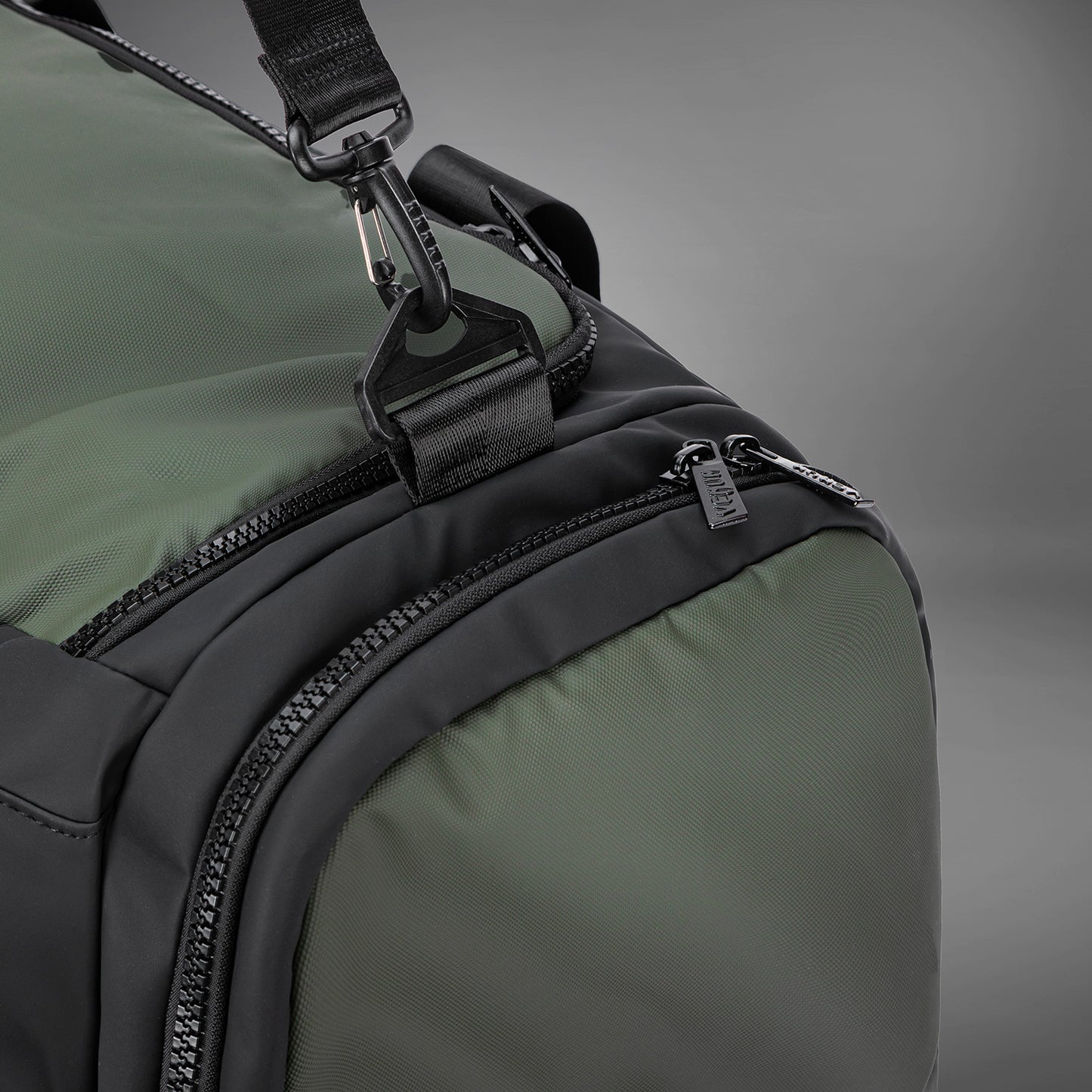 Venum Evo 2 Trainer Lite Sporttasche (55-63L) – Schwarz/Khaki