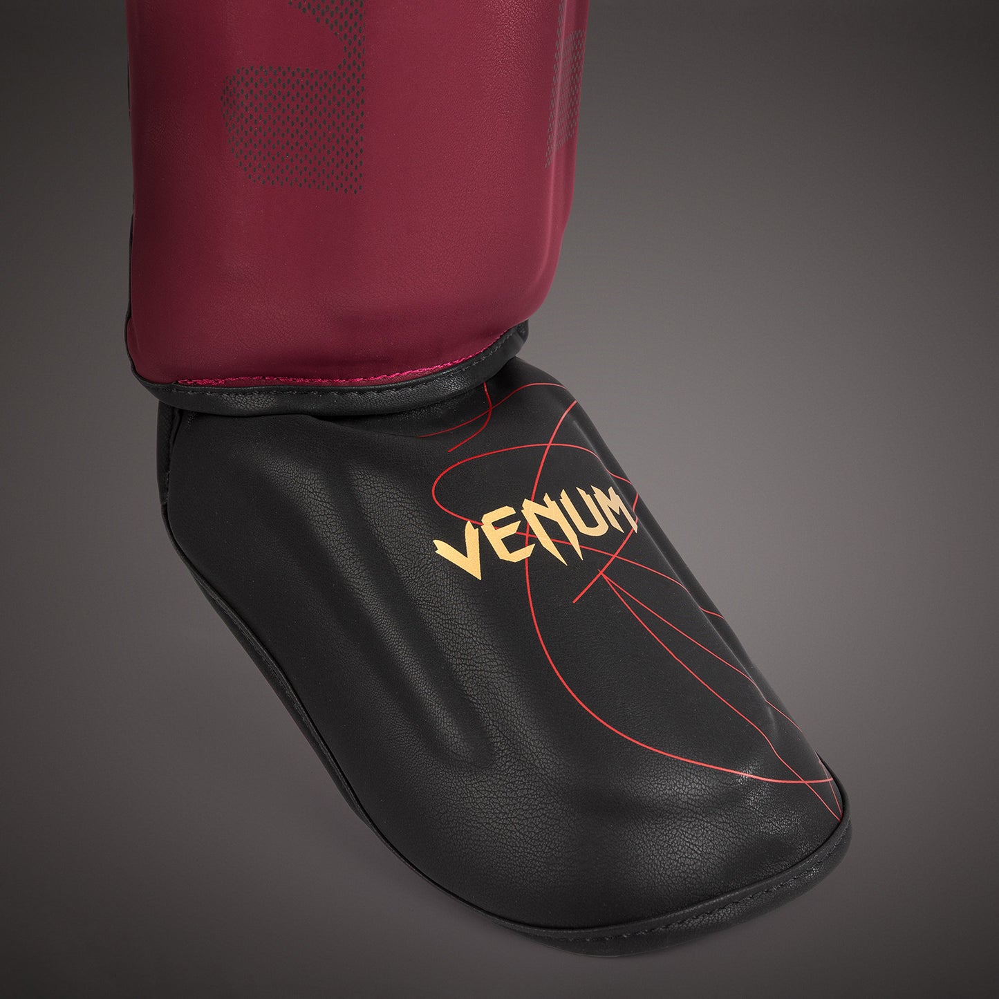 Venum Tactical XT Schienbeinschoner - Schwarz/Burgund/Gold