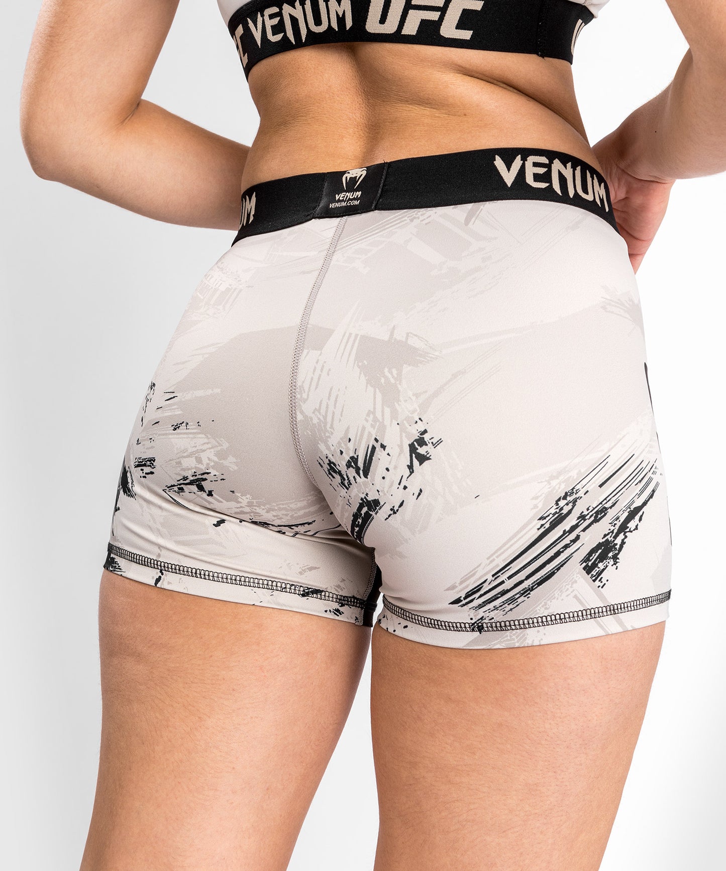 UFC Venum Authentic Fight Week 2.0 Vale Tudo Shorts – Für Frauen – Schwarz – Sand