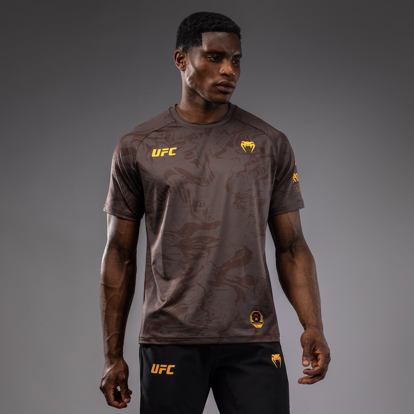 UFC Fusion by Venum Fight Week Herren Dry-Tech T-Shirt - Erdiges Braun